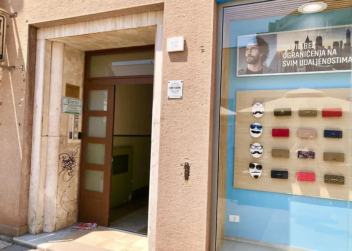Apartman Hedone Luxury With Free Parking Póla